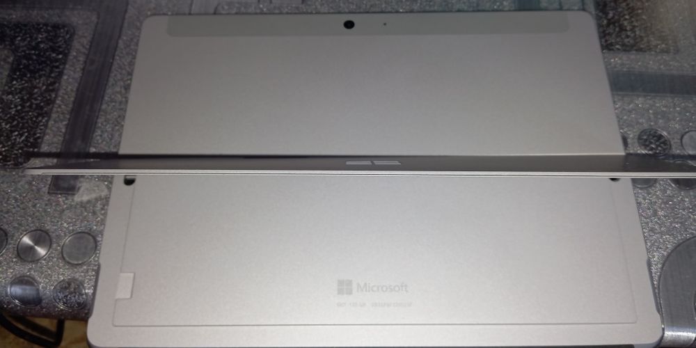 Surface Go 3 Intel Core i3/8GB RAM/128 GB SSD