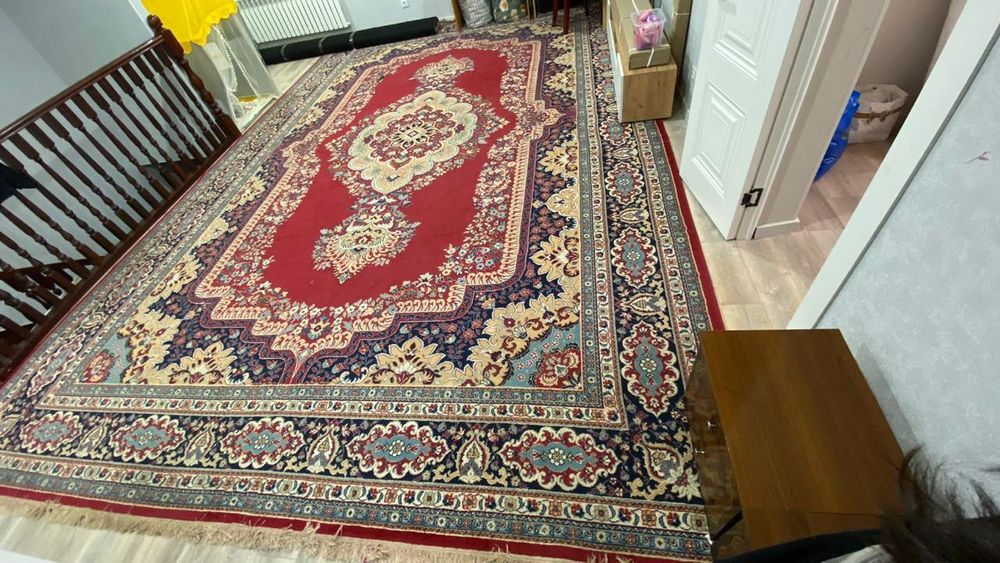 Продается ковер.