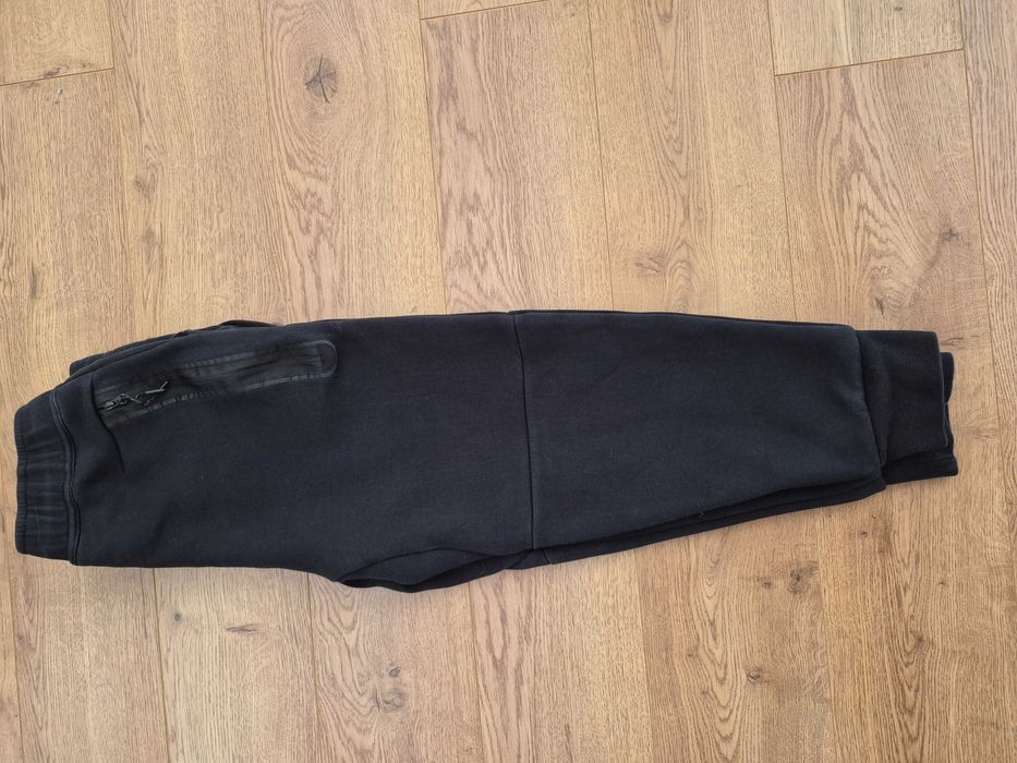 Оригинално долнище nike tech fleece 10-12 години