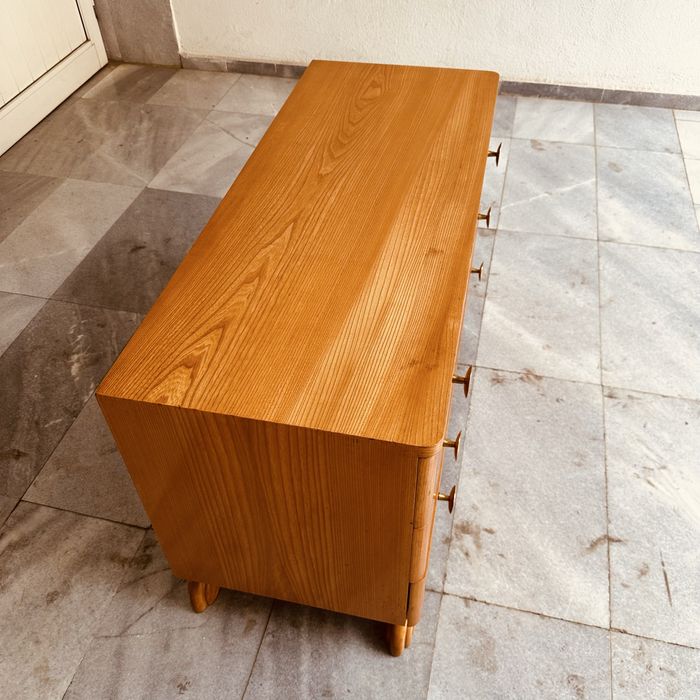 Винтидж скандинавски скрин – 50-те години, масив и месинг