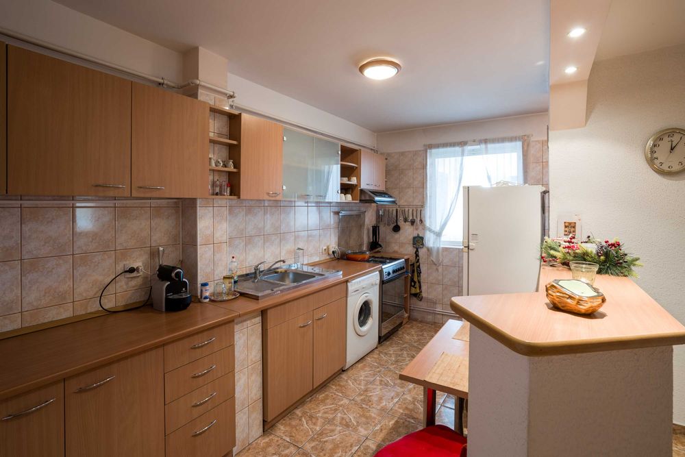 Apartament 3 camere 72 mp, foarte aproape de Calea Rahovei (intersectie Sos. Alexandriei cu Margeanului) – bloc reabilitat – direct proprietar