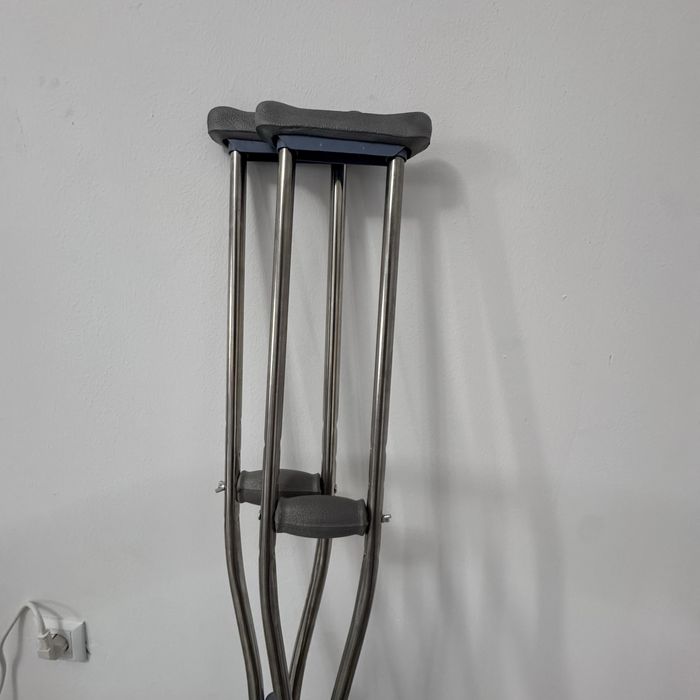 Qo'ltiqtayoq sotiladi ishlatilmagan