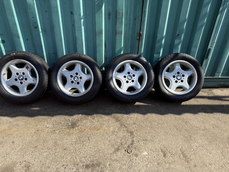 Продается диски с покрышками на BMW