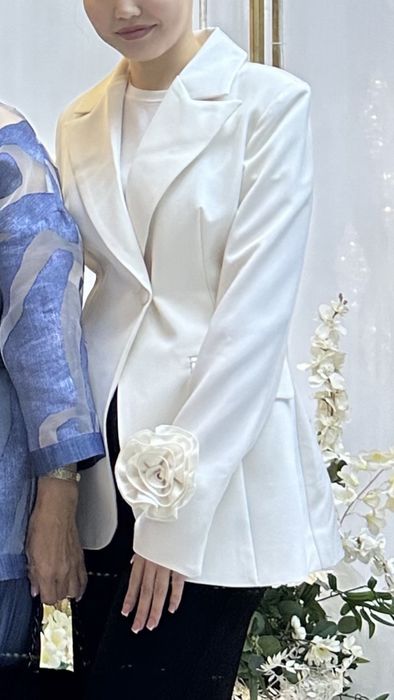 Продаю платье и пиджак