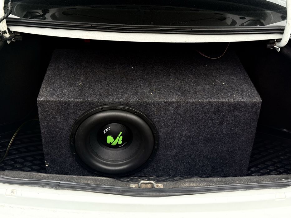 Продам сабвуфер