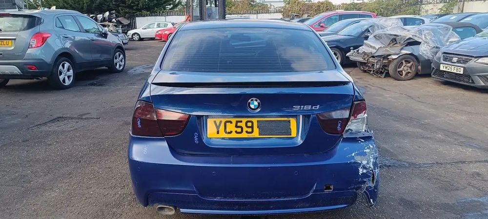 Dezmembrari / Dezmembrez BMW E90 318d N47D20U0 cutie viteze automată - GA6HP19Z cod culoare LE-MANS-BLAU METALLIC (381).