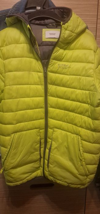 Яке Adidas и Reserved