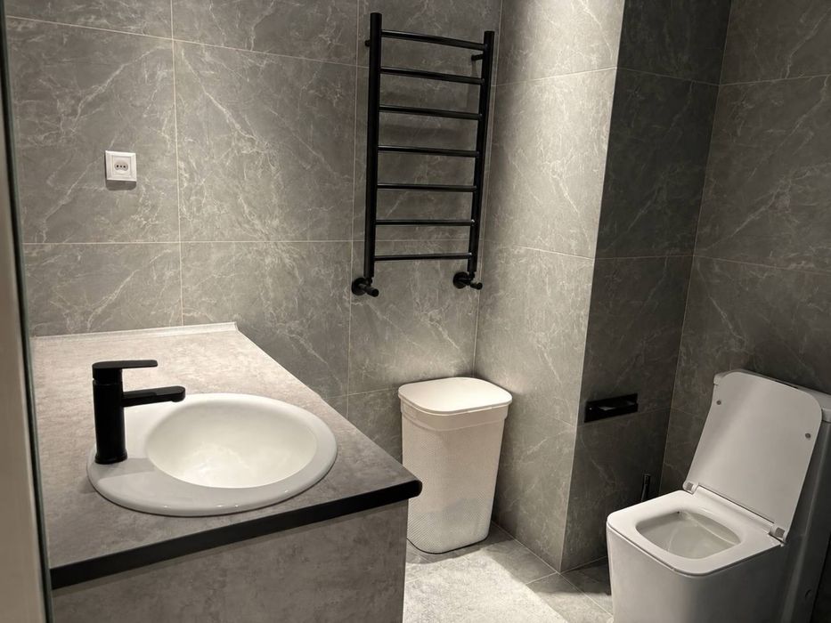 2 ком , Сайрам Ул. ЖК " ECO Smart " . С ремонтом 72 кв.м