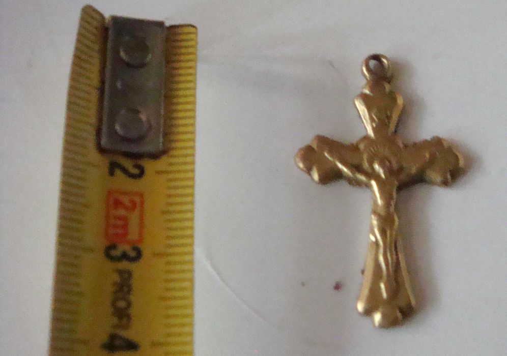 Лот стари разпятия