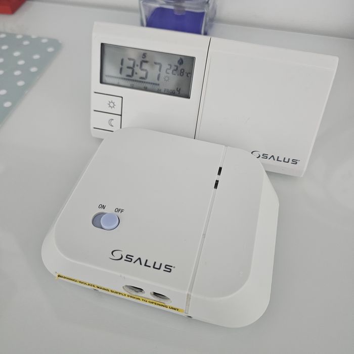 Vând termostat SALUS centrala