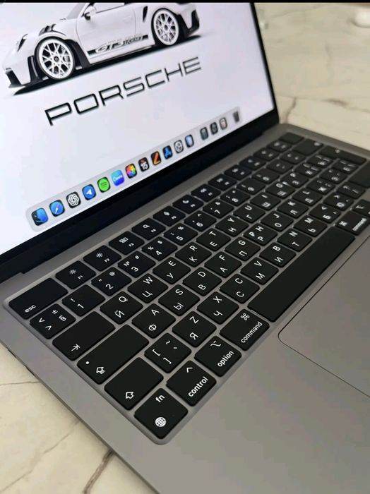 Macbook air M2 13.6