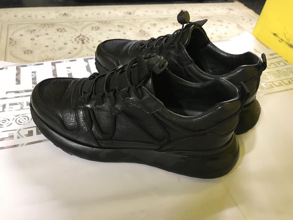 Кожанные кроссы 42 размер