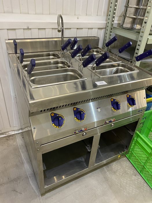 Пастоварка, стулья барные,холодильник