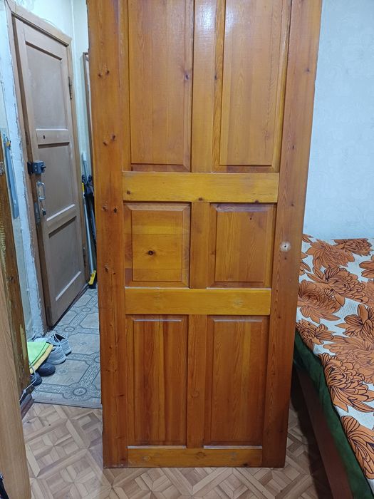 Продаем натуральные деревянные двери