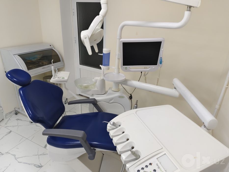Stomotologiya kreslosi sotiladi