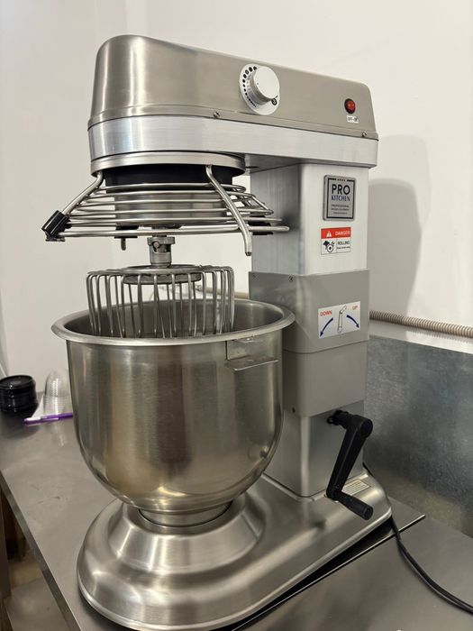Миксер профессиональный