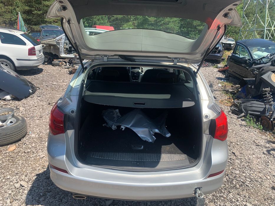 Opel Astra 1.4 turbo 2011г