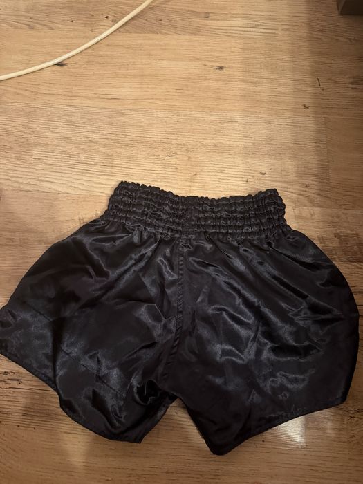 venum muay thai shorts нови размер Л