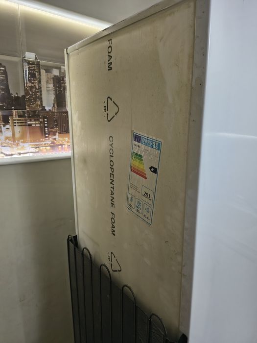 Хладилник samsung 1.85m
