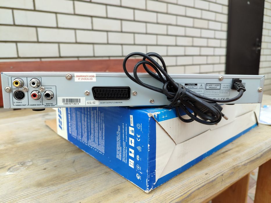 Видео магнитафон Sony и DVD плеер BBK