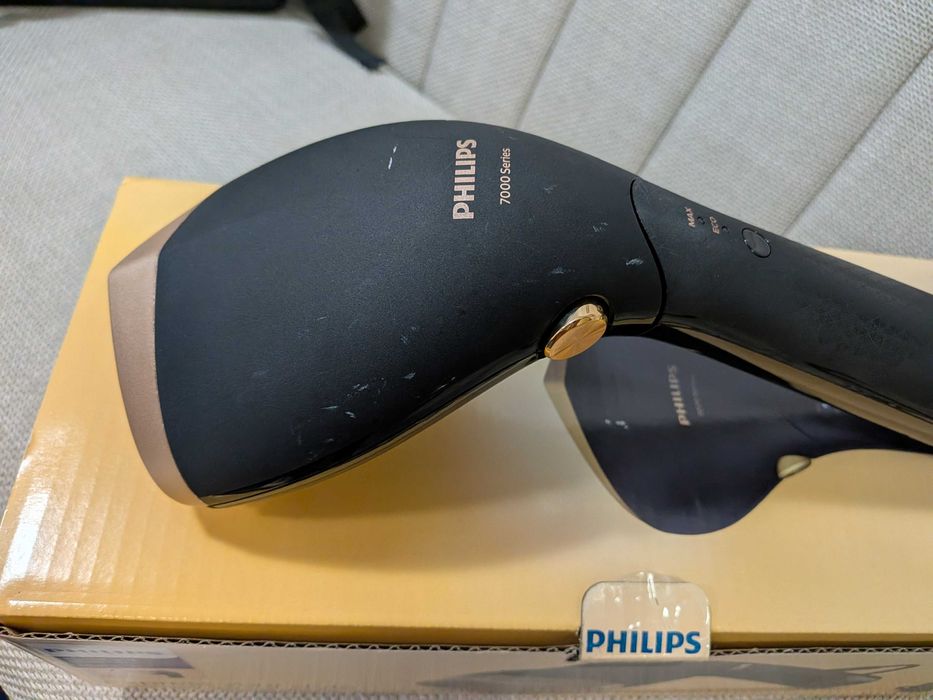 Ръчна ютия с пара Philips Серия 7000 (STH7060/80) – Пълен комплект с 2 резервоара и StyleMat