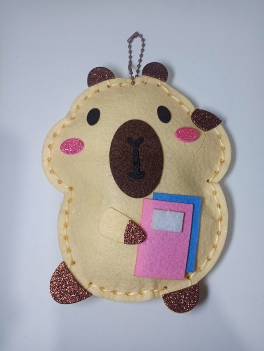 Мягкая игрушка брелок Капибара из фетра.