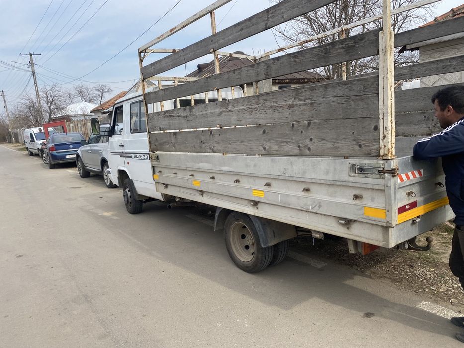 Dezmembrez nissan trade 3.0