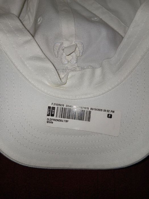 Из США, белая кепка от бренда Old Friends.