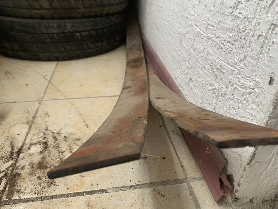 Продам 2 ресоры передние от газели