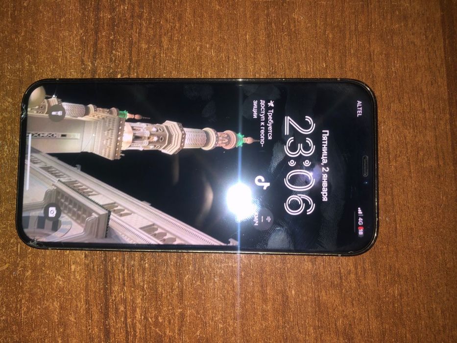 продаю айфон 12 про макс