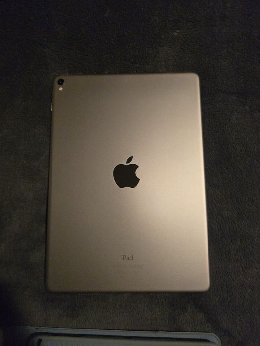 iPad Pro 1st Gen (2016)