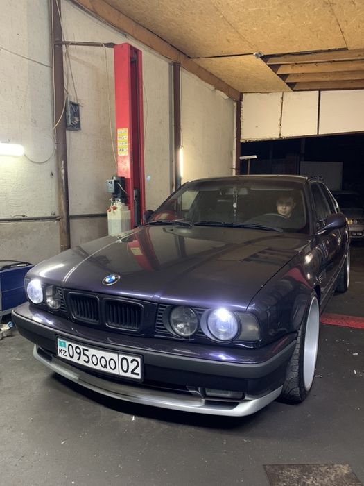 Передний бампер пороги тюнинг BMW E34 M technic