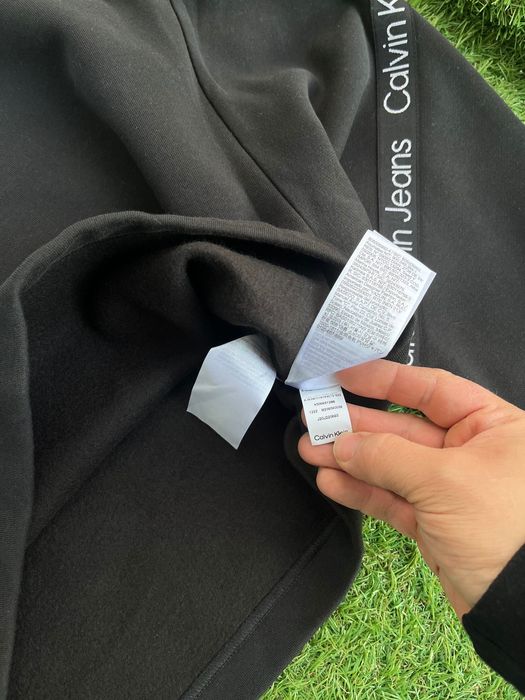 Дамска блузка : CALVIN KLEIN JEANS Cropped Sweatshirt M