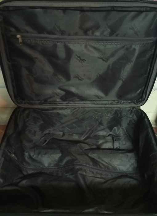 Куфар с дръжка на колела GRAND