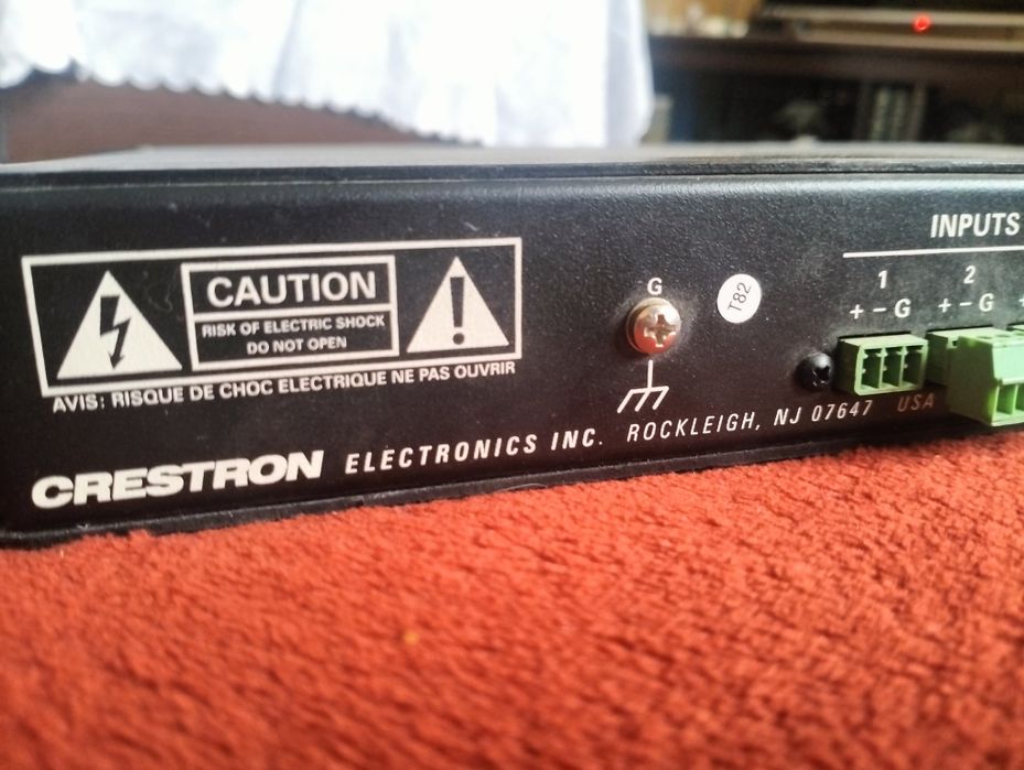 Statie amplificare profesională Crestron
