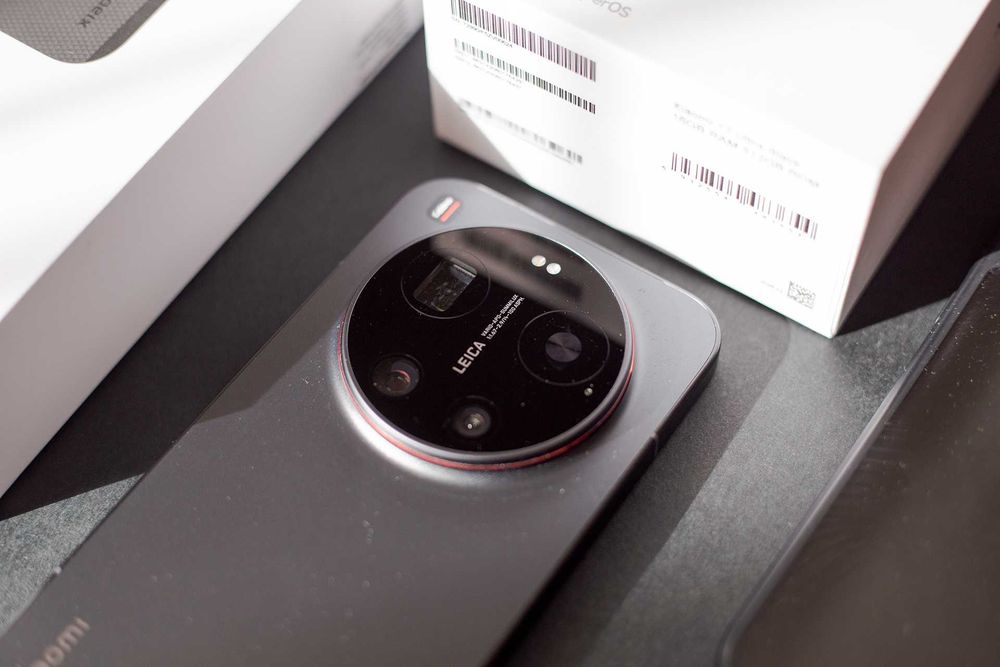 Продавам телефон Xiaomi 17 Ultra, Черен, 512GB + неразпечатан фотографски кит