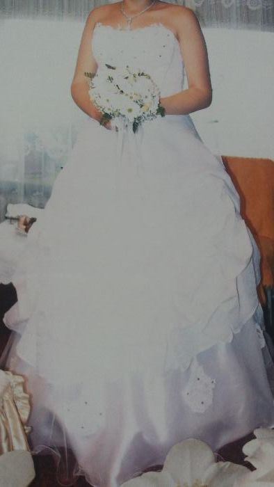 Продавам булченска рокля с болеро