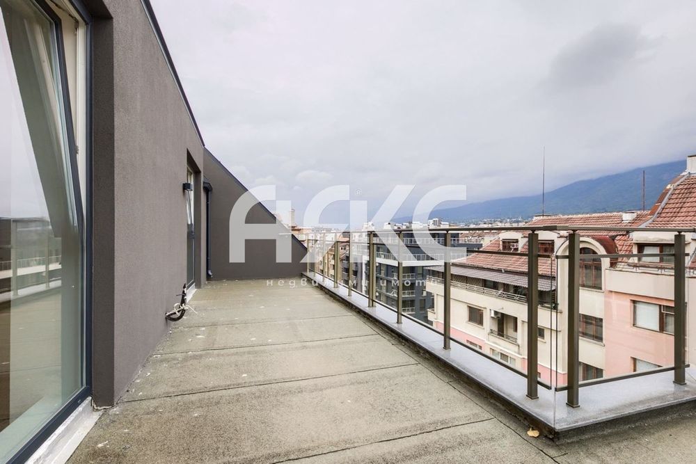 Тристаен апартамент в кв. Манастирски ливади