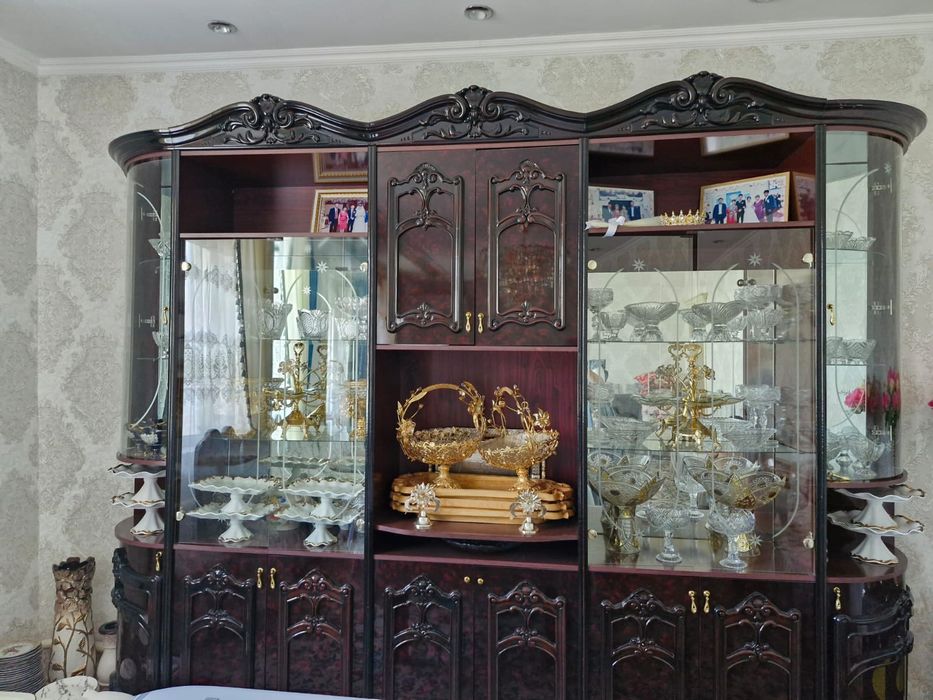 Горка, стенка, гостинный гарнитур