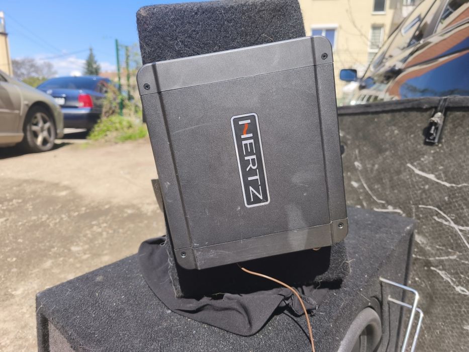 Бас каса с усилвател