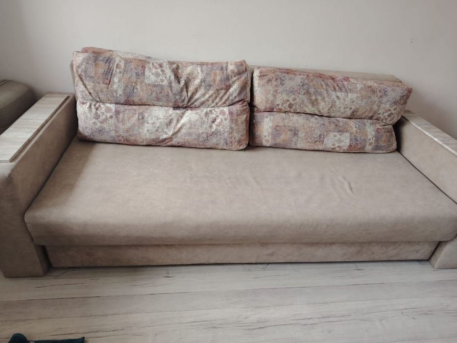 Диван в хорошем состоянии