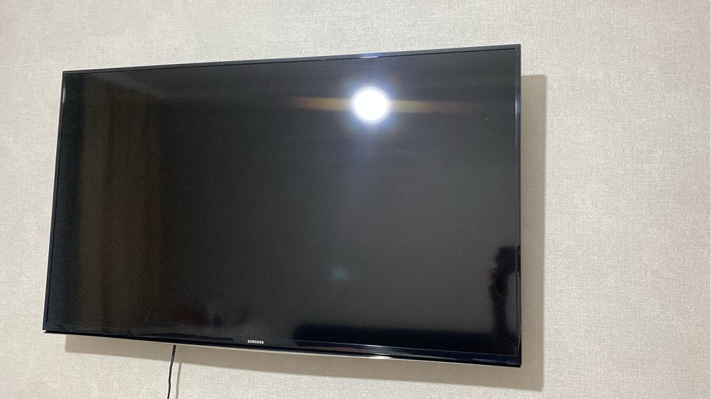 Продам смарт телевизор