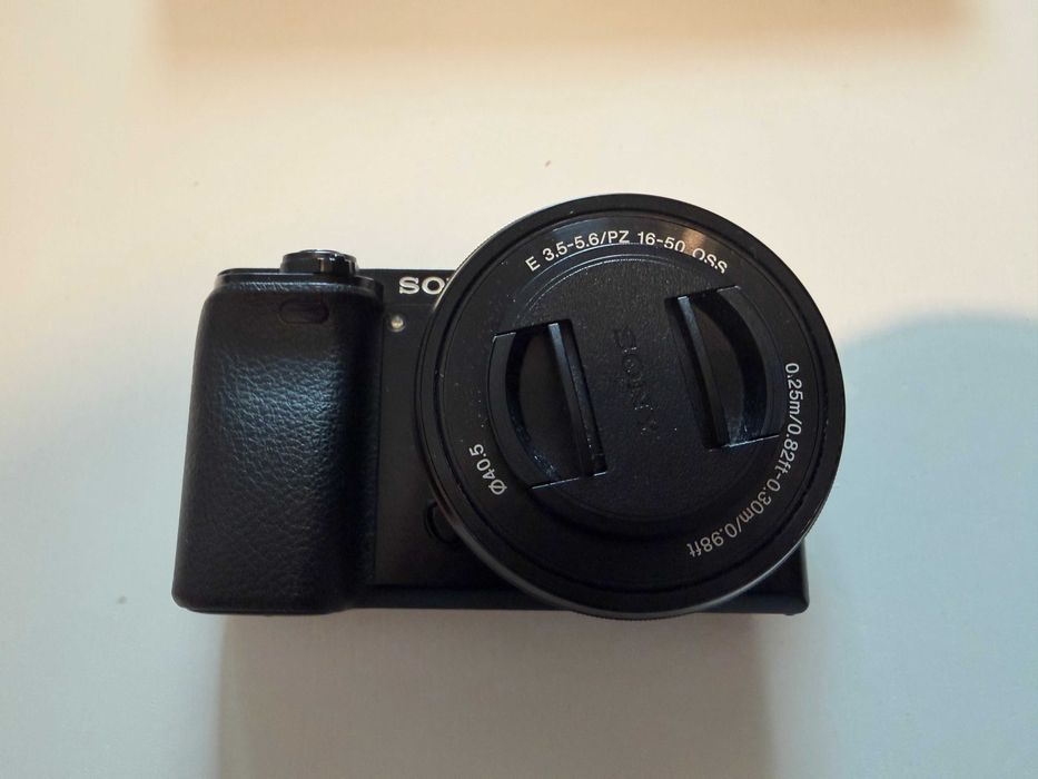 Aparat mirrorless Sony a6000 Kit complet 16-50mm 27626 cadre