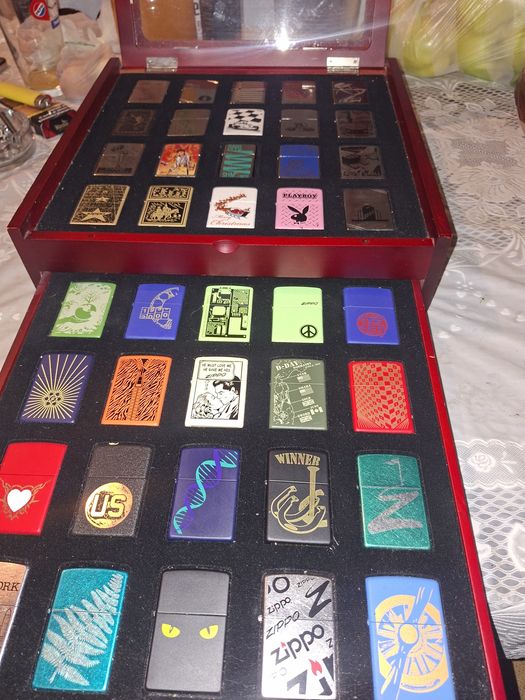Se vinde set de brichete Zippo
