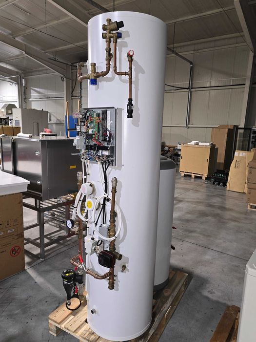 Неръждаем бойлер 250 литра със 3 квадрата серпентина