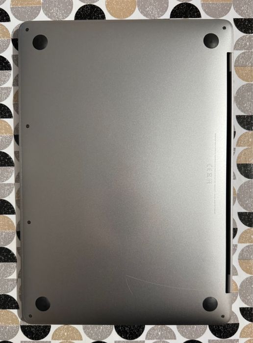 Apple MacBook Pro 13 Touch Bar 2019 Silver