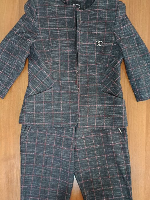 Брючный костюм Состояние отличное Надето пару раз