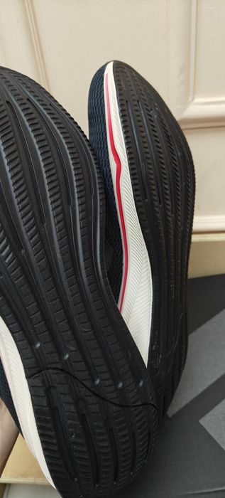 Беговые кроссовки Adidas Response