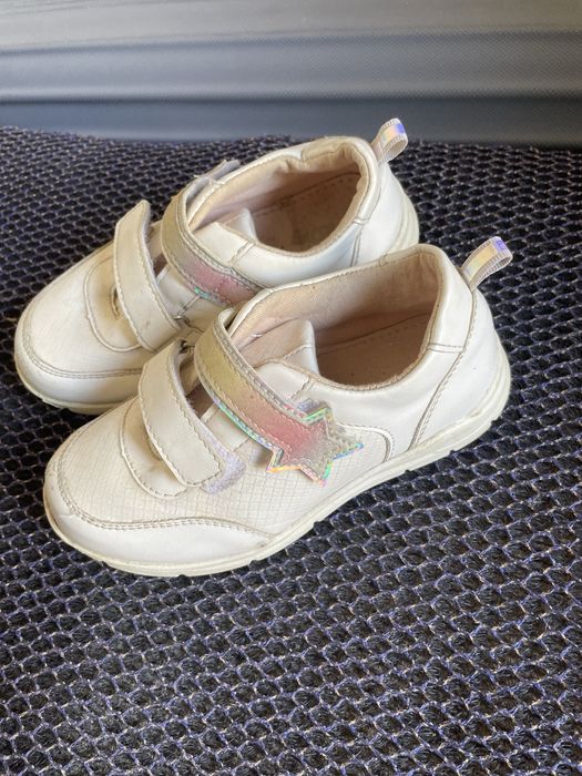 Продам одежду и обувь на девочку!