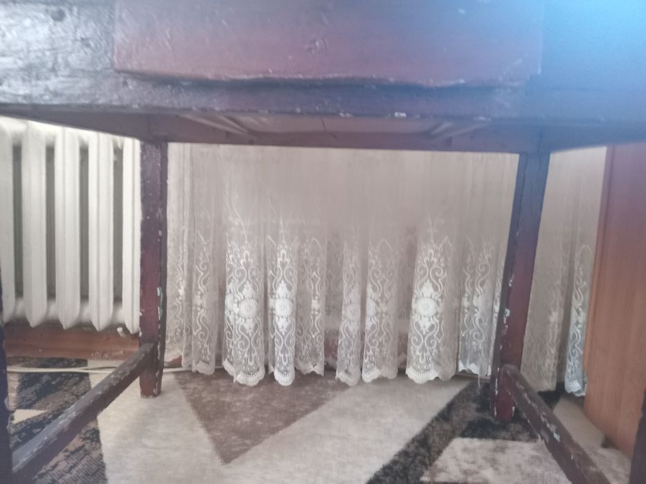 Продам стол дерево